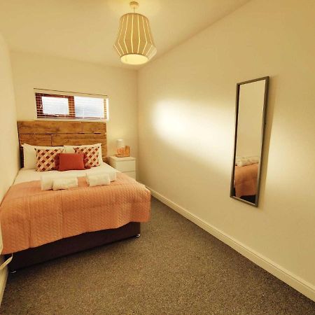 2 Ensuites, Garden, Smart Tv'S In All Rooms! Swansea Luaran gambar
