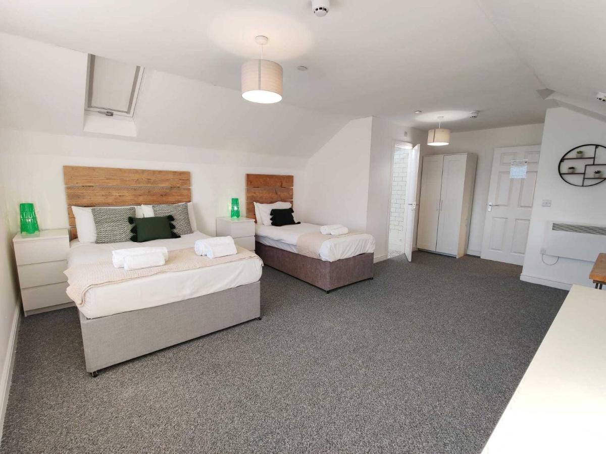 2 Ensuites, Garden, Smart Tv'S In All Rooms! Swansea Luaran gambar
