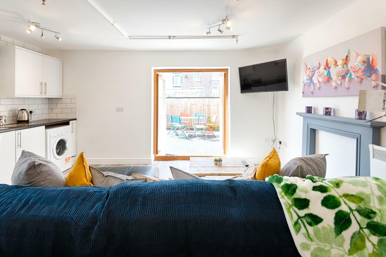 2 Ensuites, Garden, Smart Tv'S In All Rooms! Swansea Luaran gambar